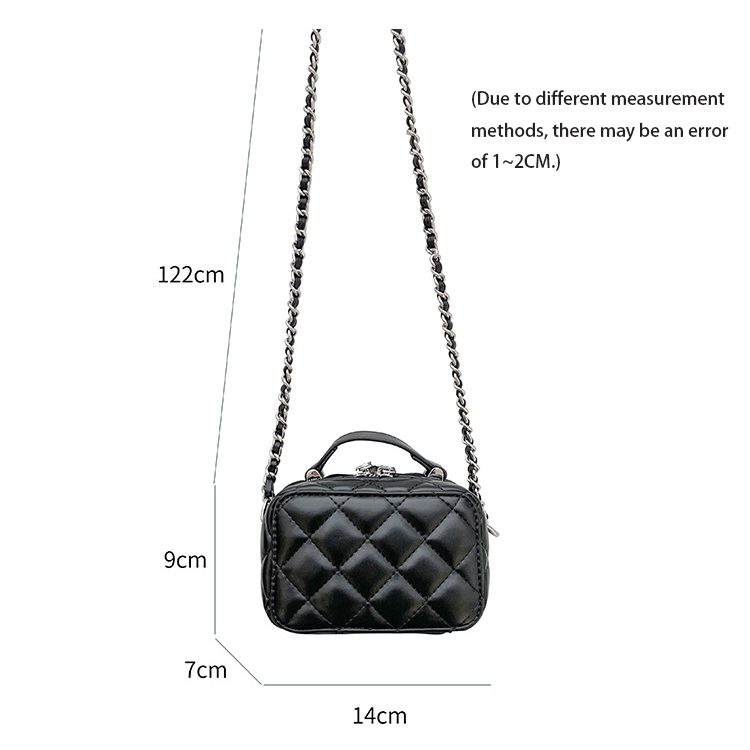 Chain Sling Bag1.jpg