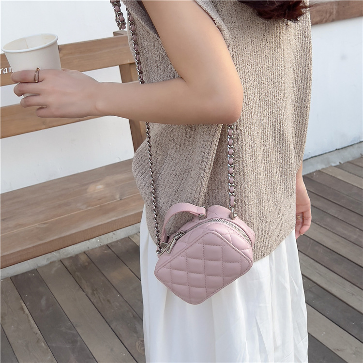 Chain Sling Bag12.jpg