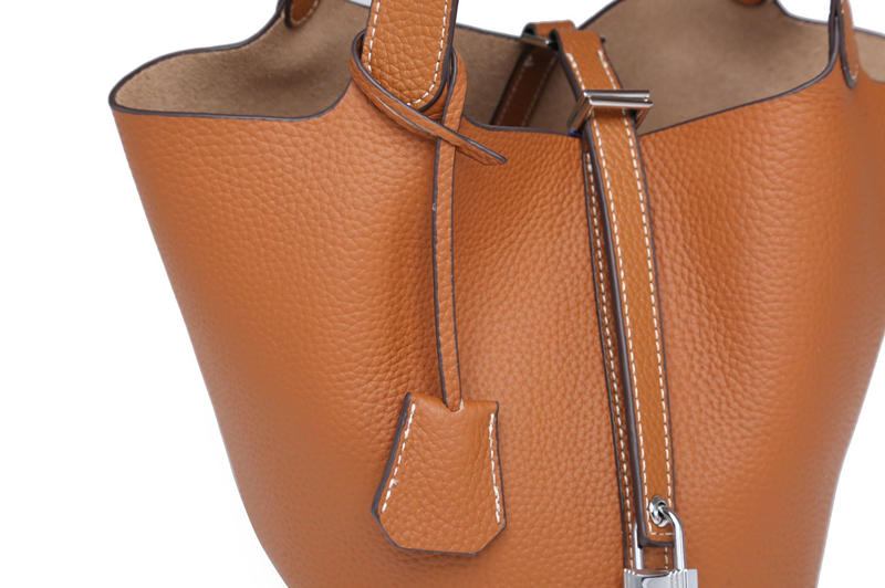 Bucket handbags13.jpg