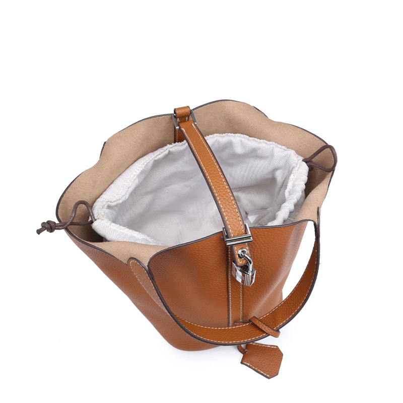 Bucket handbags10.jpg